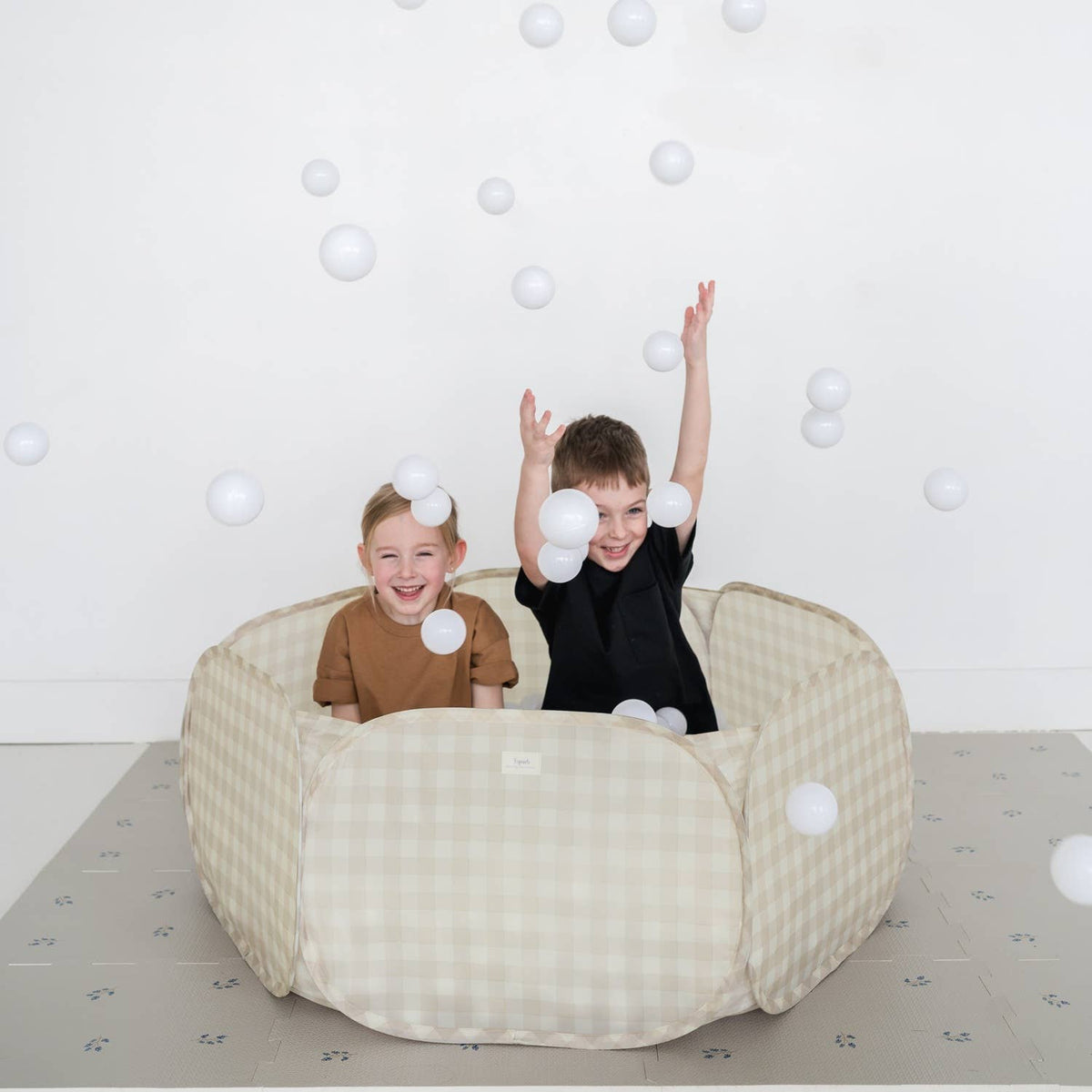 Kids Ball Pit with Recycled Fabric (balls not incl.)